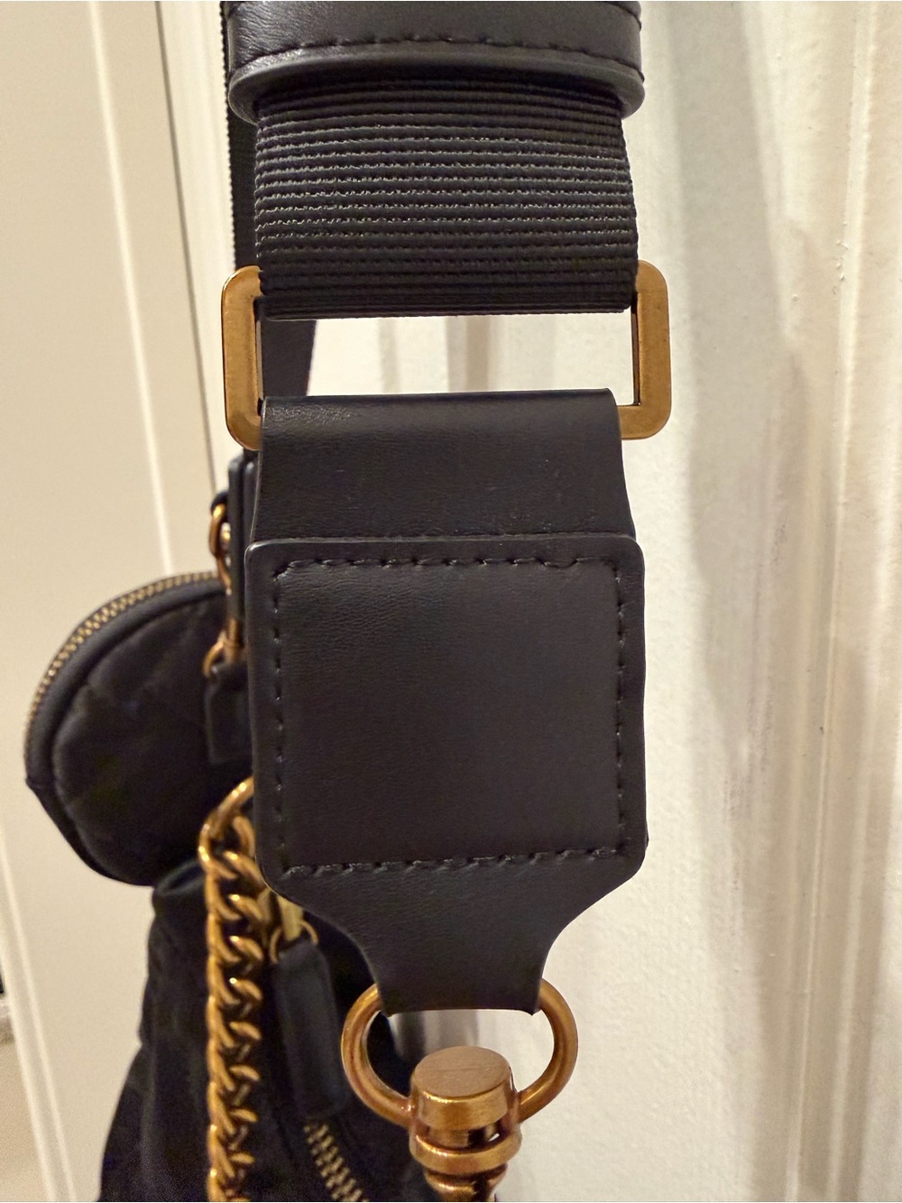 Kurt Geiger London Recycled Large Hobo Black Quilted Eagle Chain Shoulder Bag - Picture 8 of 16